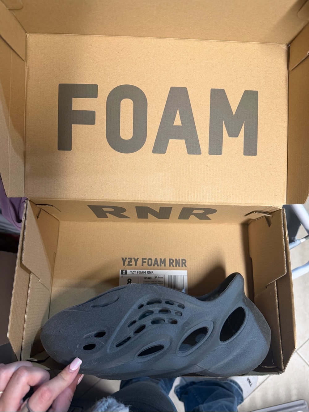 Yeezy Addidas Foam RNR “Carbon”